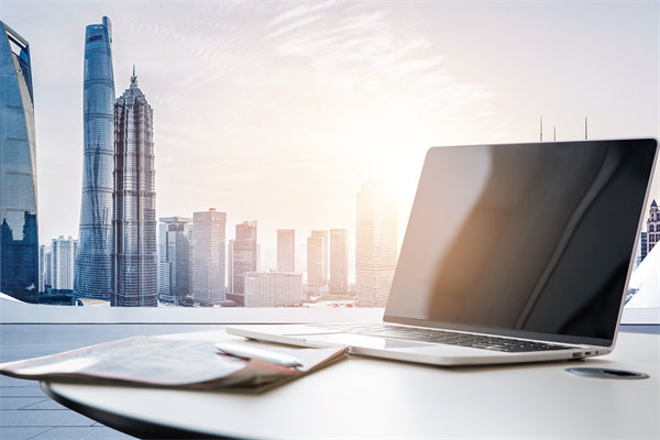 精心制定經(jīng)營(yíng)策略，確保企業(yè)穩(wěn)健發(fā)展，實(shí)現(xiàn)長(zhǎng)期盈利