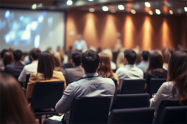 在多元化團(tuán)隊中，如何制定包容性組織規(guī)劃策略？