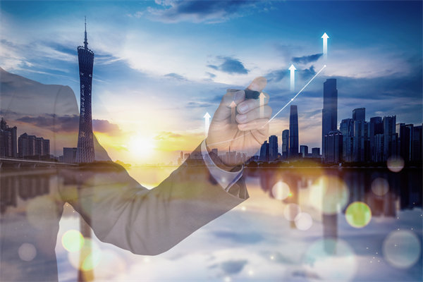 在薪酬體系設(shè)計時，應(yīng)如何考慮行業(yè)標(biāo)準(zhǔn)和市場變化？