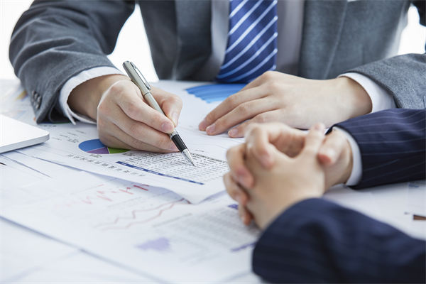 績效導(dǎo)向的預(yù)算管理：如何確保企業(yè)預(yù)算與KPI掛鉤？