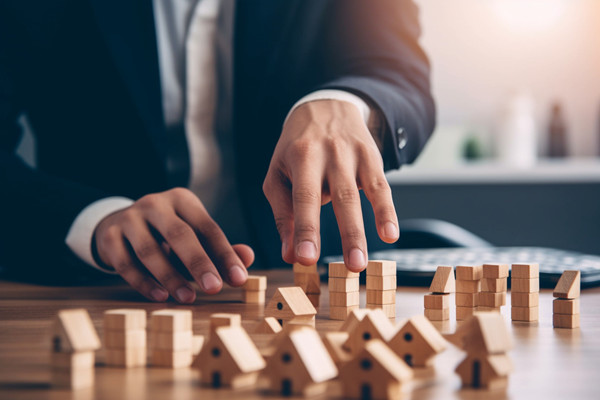 面對復雜市場環境，集團管控咨詢如何確保企業穩健前行？