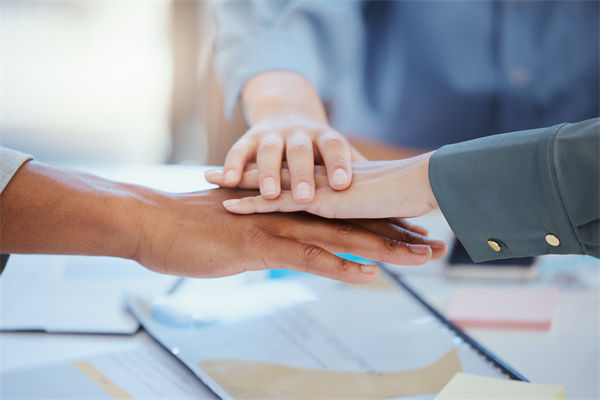 跨文化管理對企業(yè)全球化戰(zhàn)略實施的影響及應(yīng)對策略？